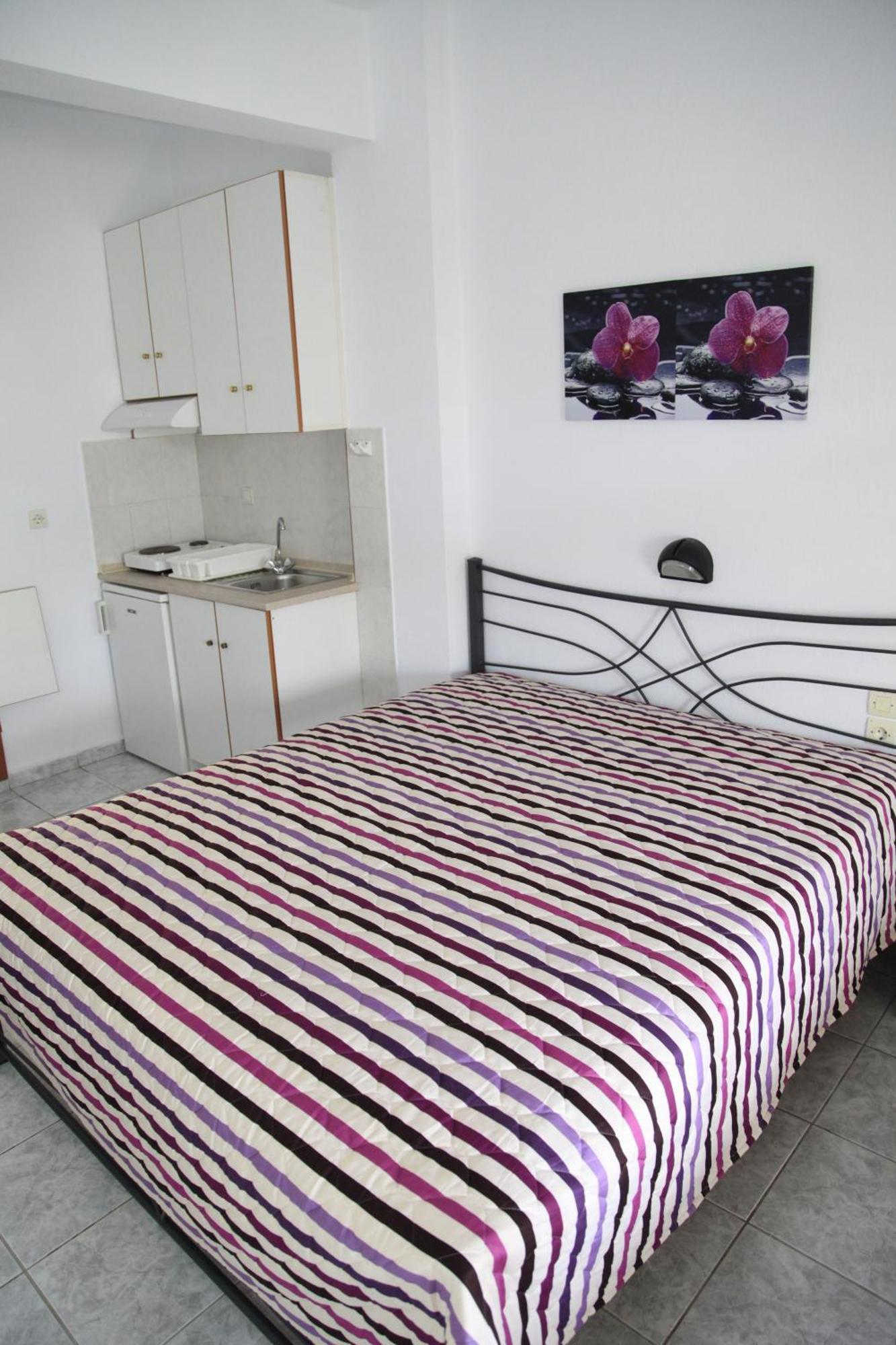 Vicky Rooms Паралия Дионисиу Екстериор снимка