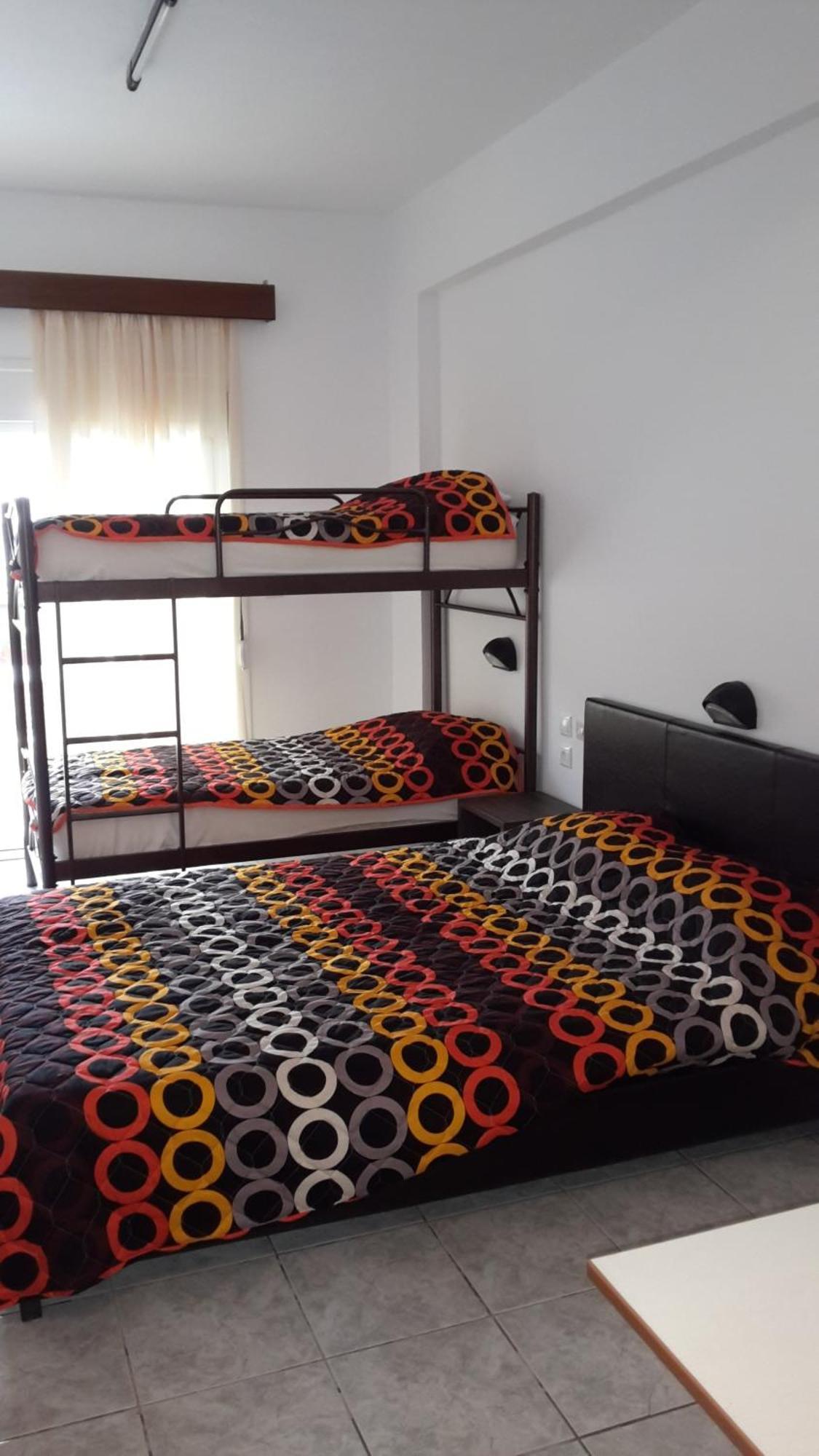 Vicky Rooms Паралия Дионисиу Стая снимка