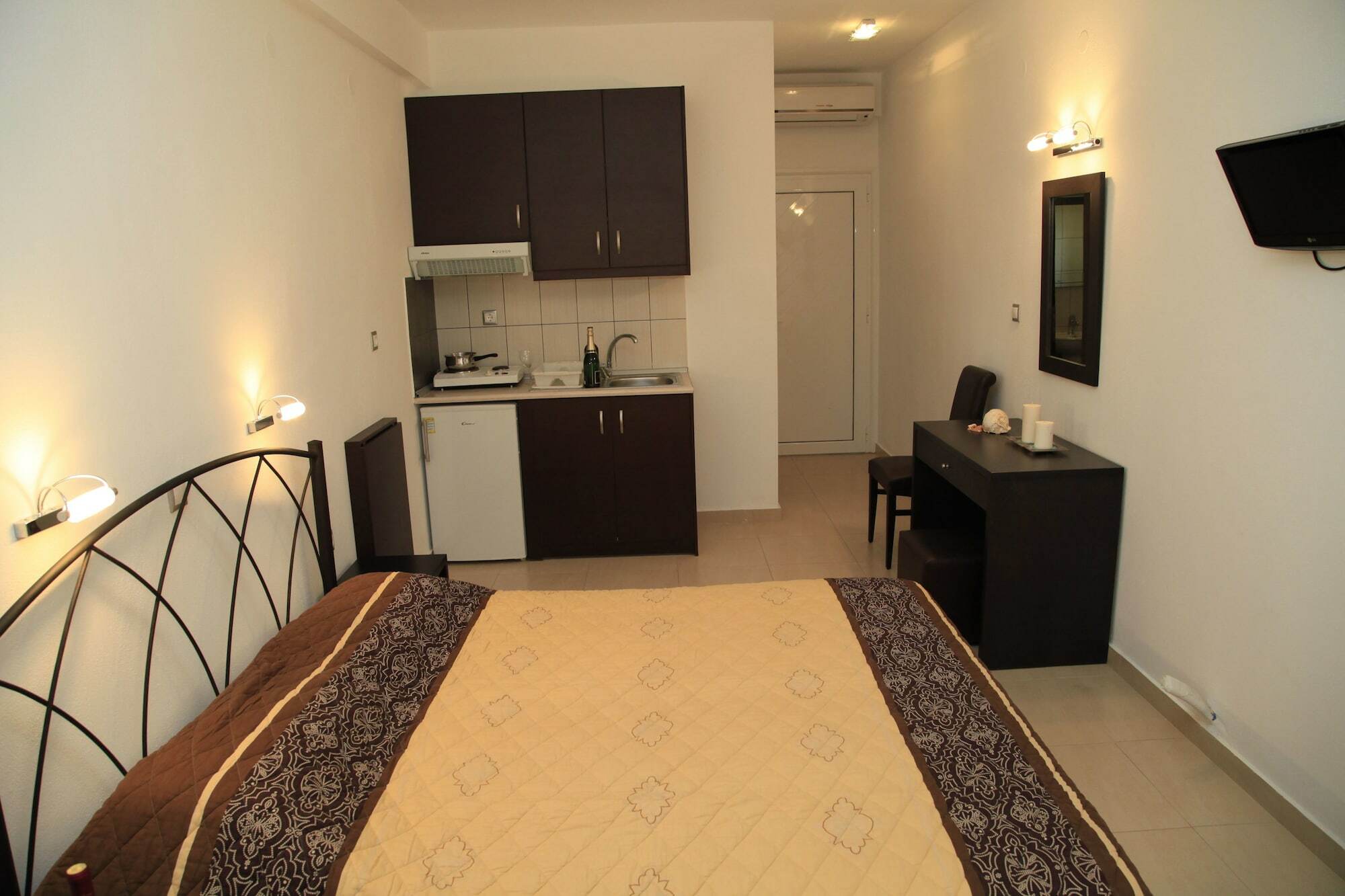 Vicky Rooms Паралия Дионисиу Екстериор снимка