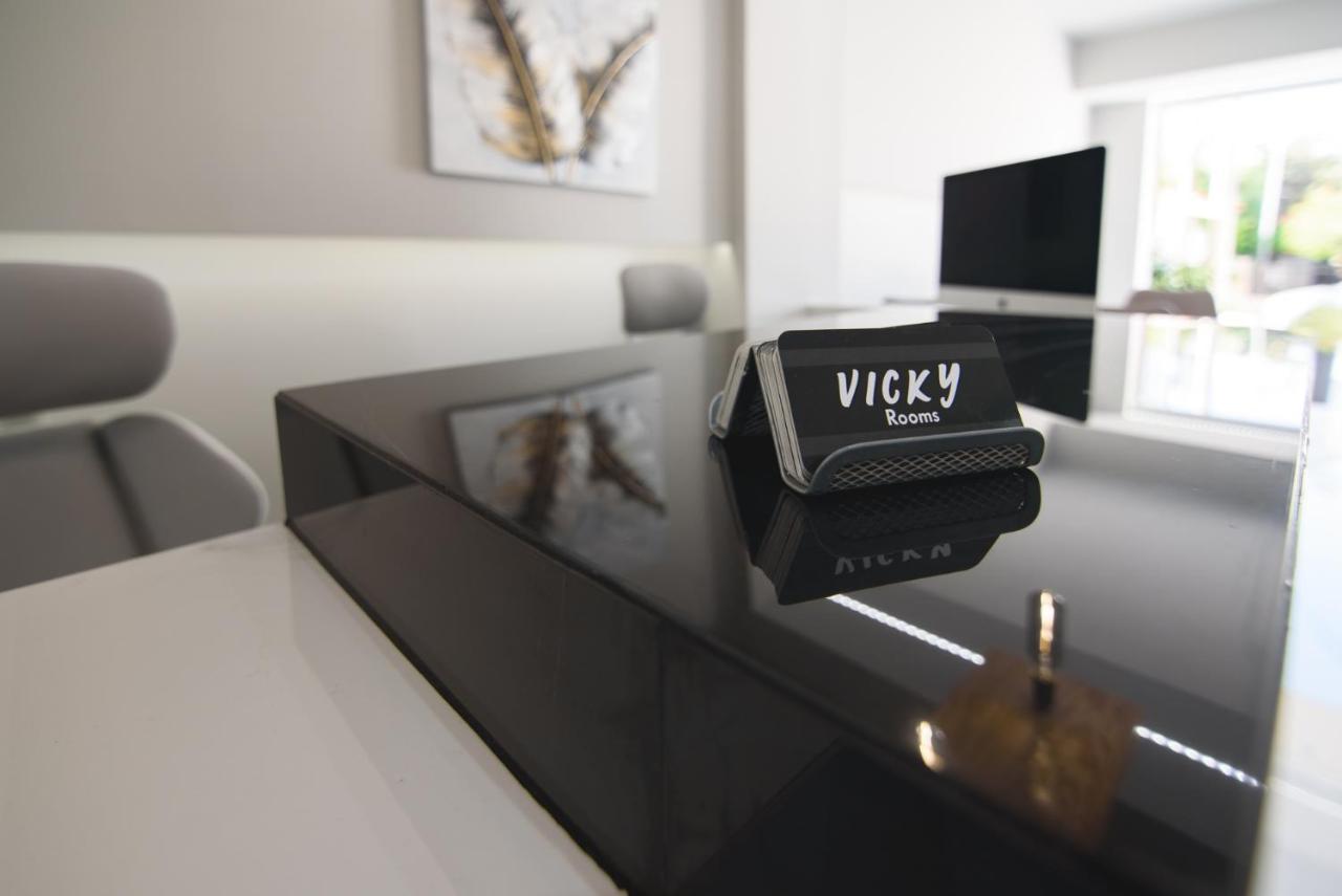 Vicky Rooms Паралия Дионисиу Екстериор снимка